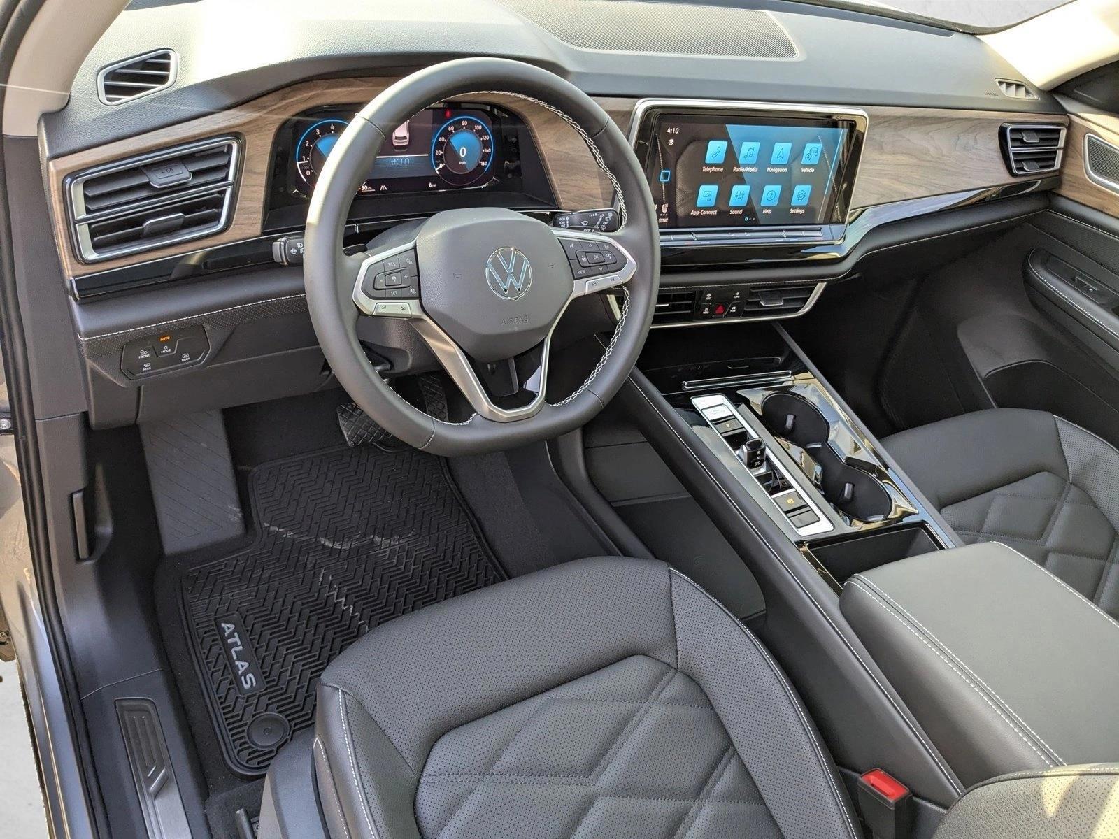 Thumbnail: 2026 Volkswagen Atlas - 3