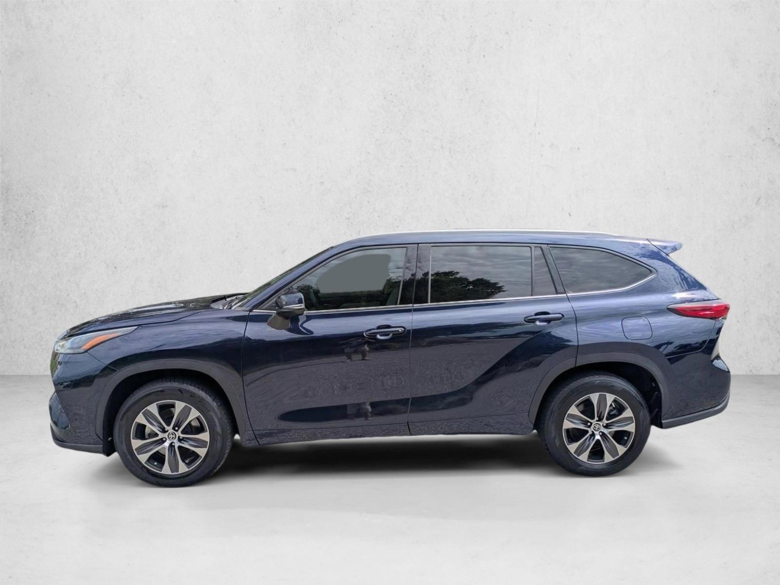 Thumbnail: 2022 Toyota Highlander - 2