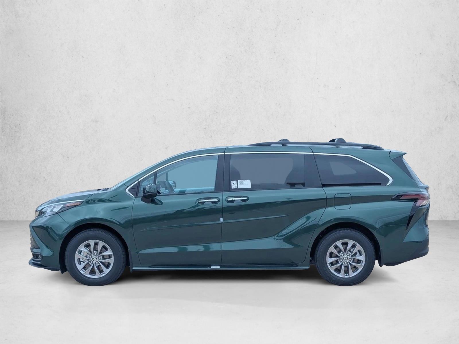 Thumbnail: 2026 Toyota Sienna - 2