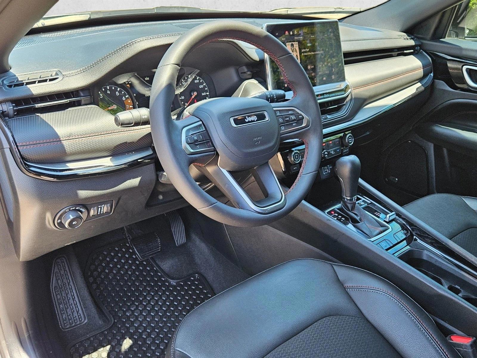 Thumbnail: 2023 Jeep Compass - 3