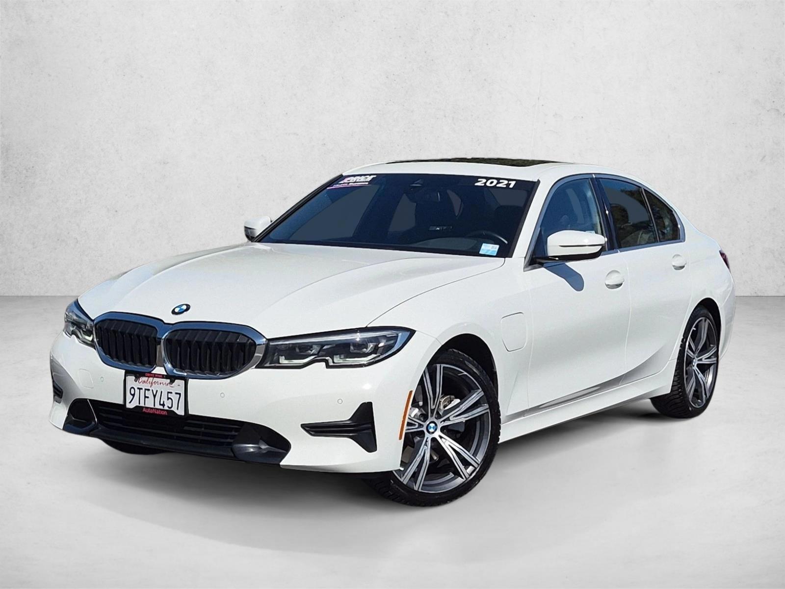 Thumbnail: 2021 BMW 3 Series - 1
