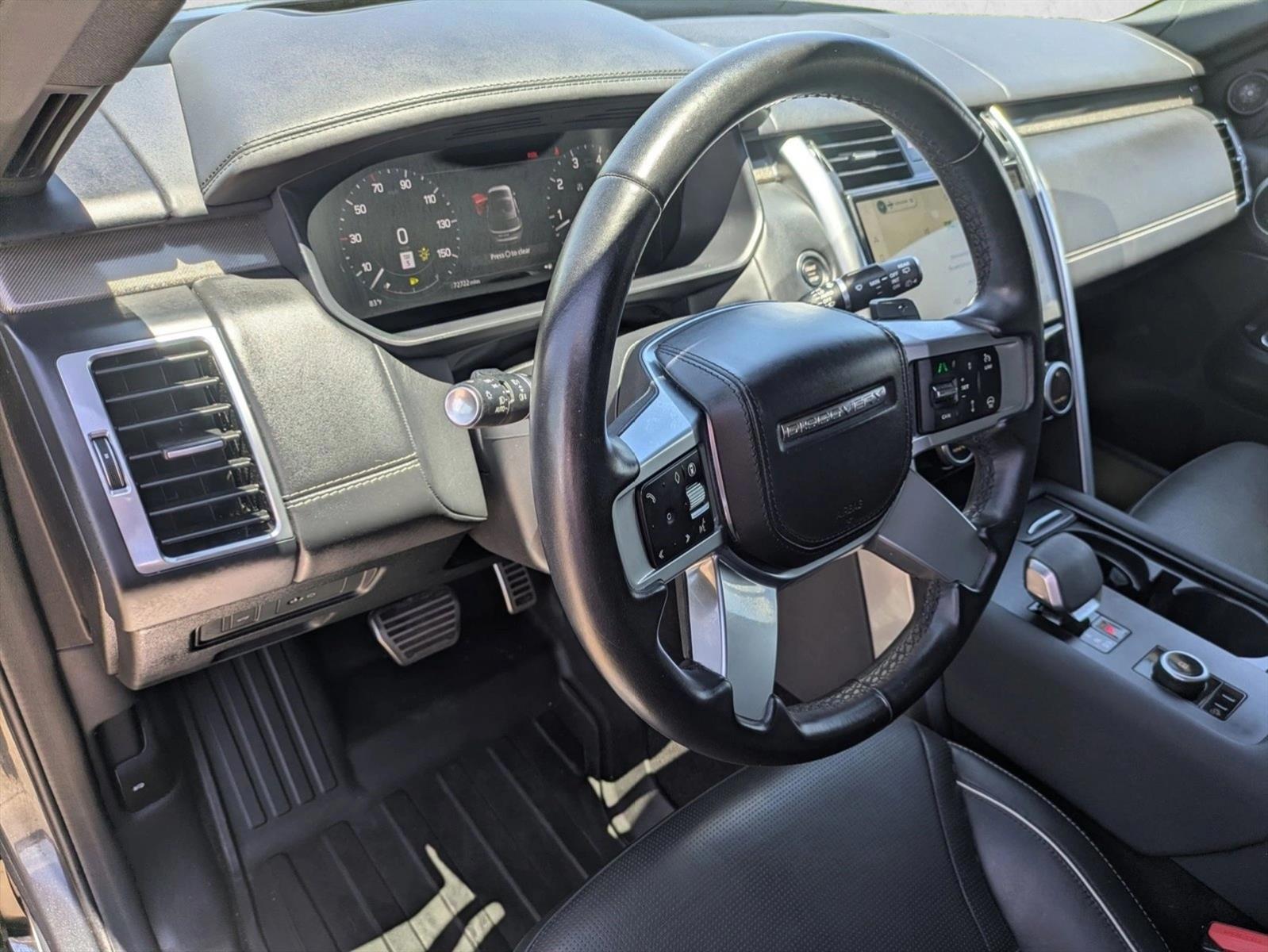 Thumbnail: 2024 Land Rover Discovery - 3
