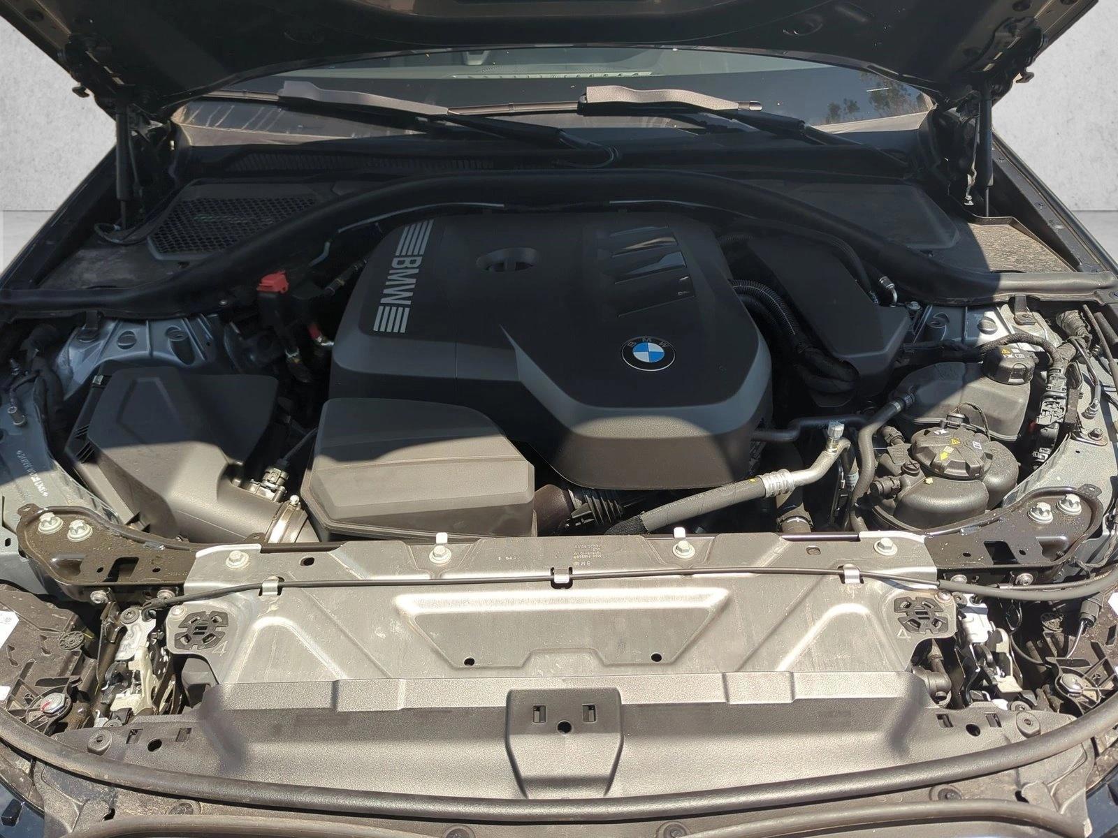 2025 BMW 3 Series 330i - Photo 16