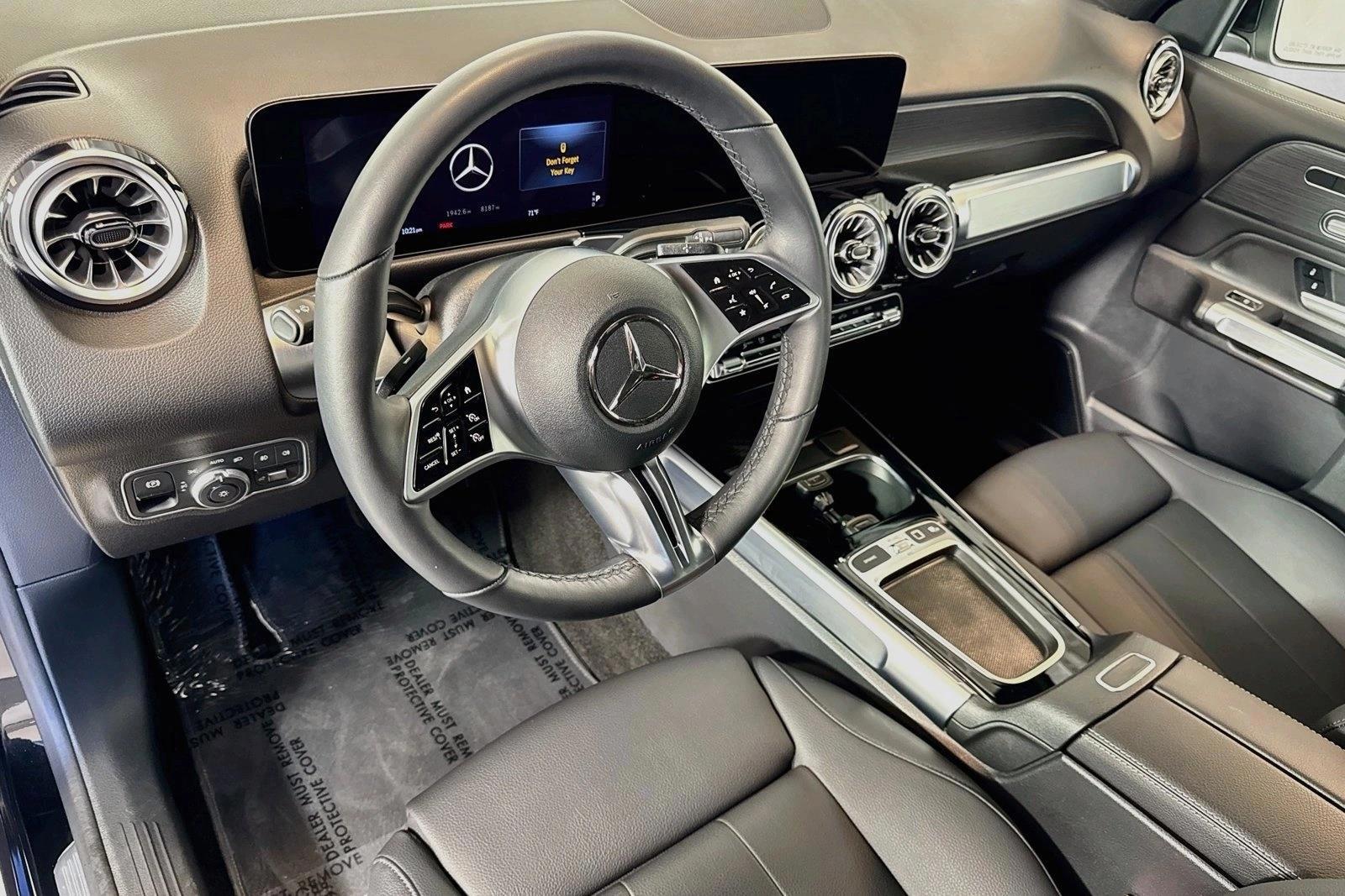 Thumbnail: 2026 Mercedes-Benz GLB - 3