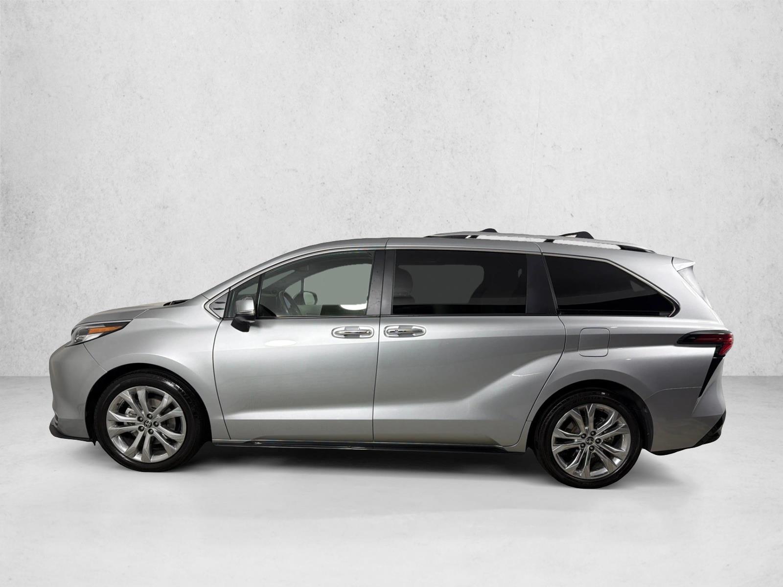 Thumbnail: 2022 Toyota Sienna - 2