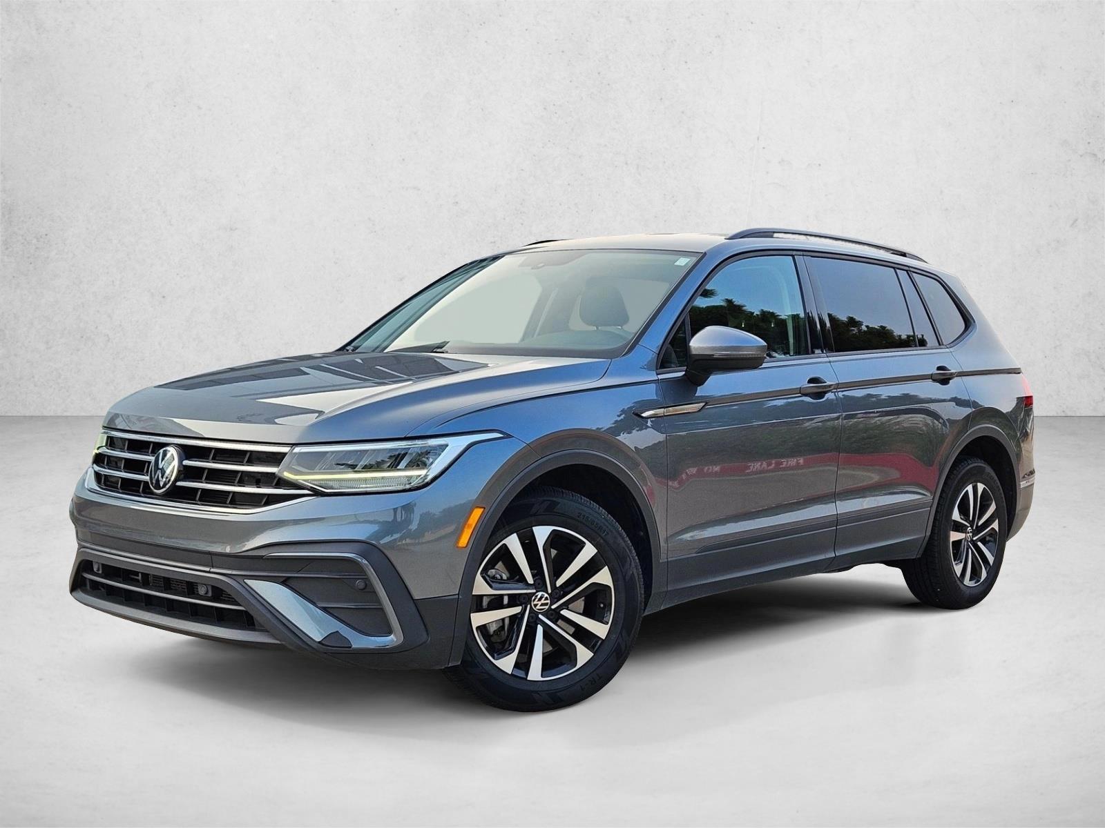 Thumbnail: 2023 Volkswagen Tiguan - 1