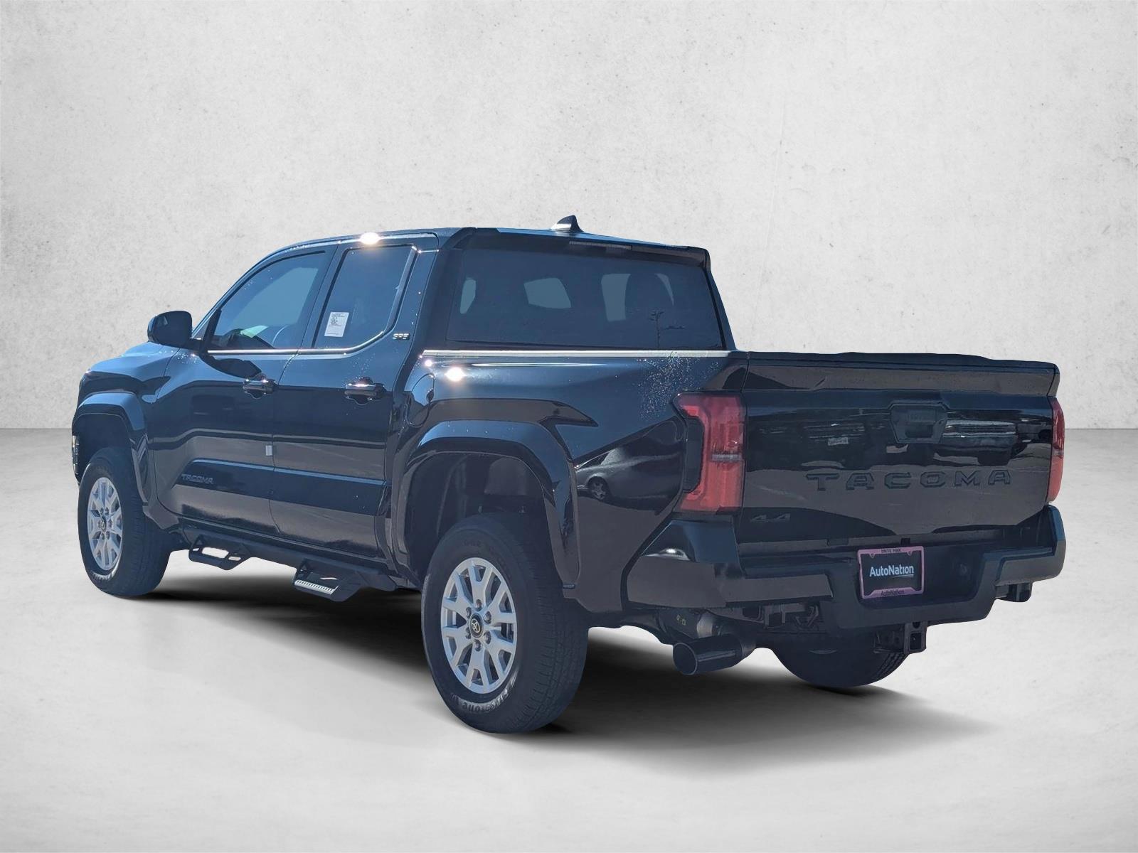 2025 Toyota Tacoma SR5 - Photo 10