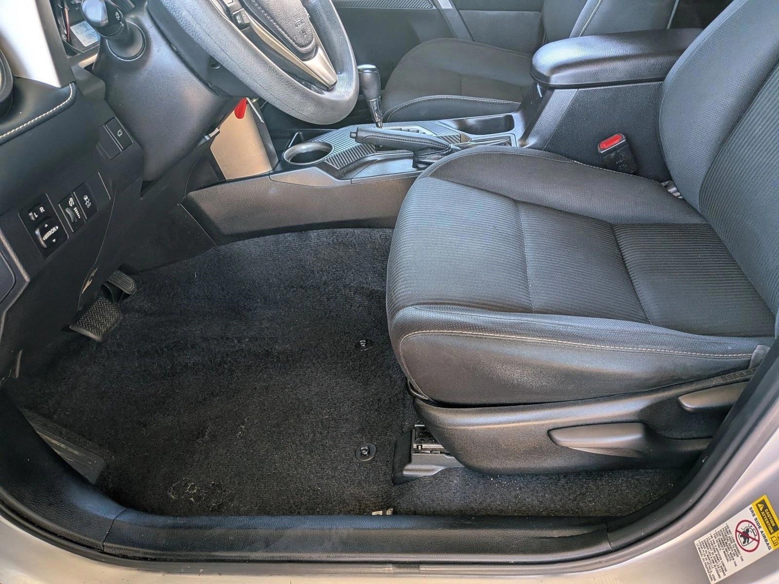 Thumbnail: 2015 Toyota RAV4 - 4