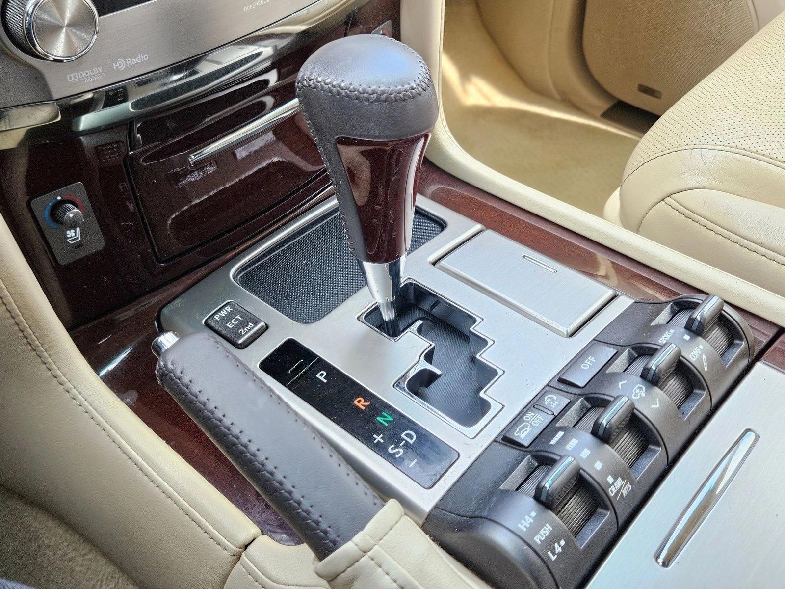 2013 Lexus LX 570 - Photo 13