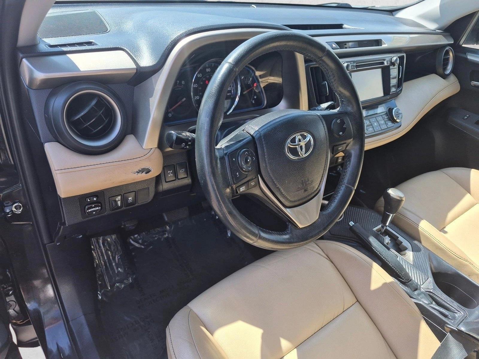 Thumbnail: 2015 Toyota RAV4 - 3