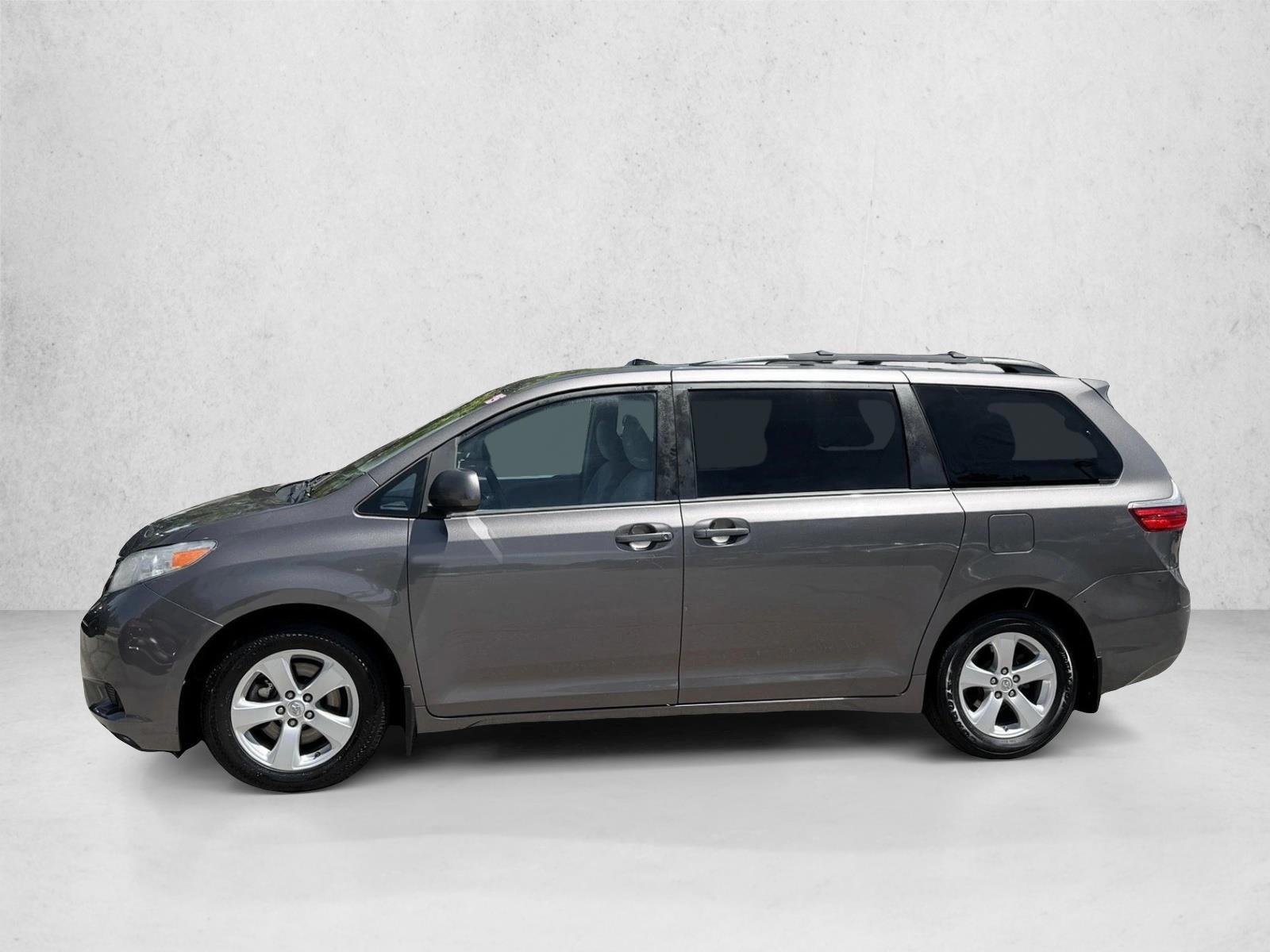Thumbnail: 2015 Toyota Sienna - 2