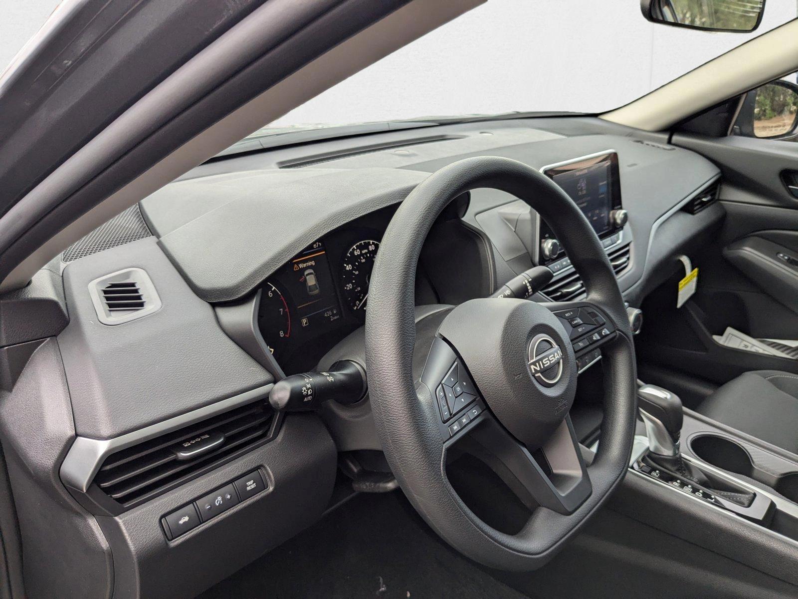 2025 Nissan Altima S - Photo 3