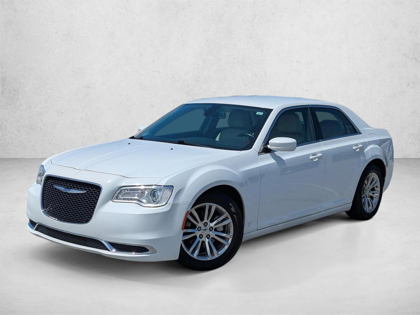 Thumbnail: 2019 Chrysler 300 - 1