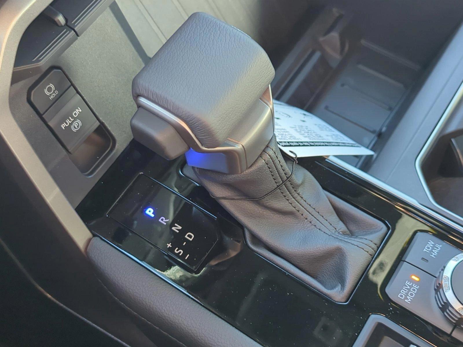 2025 Toyota Tundra Limited - Photo 12