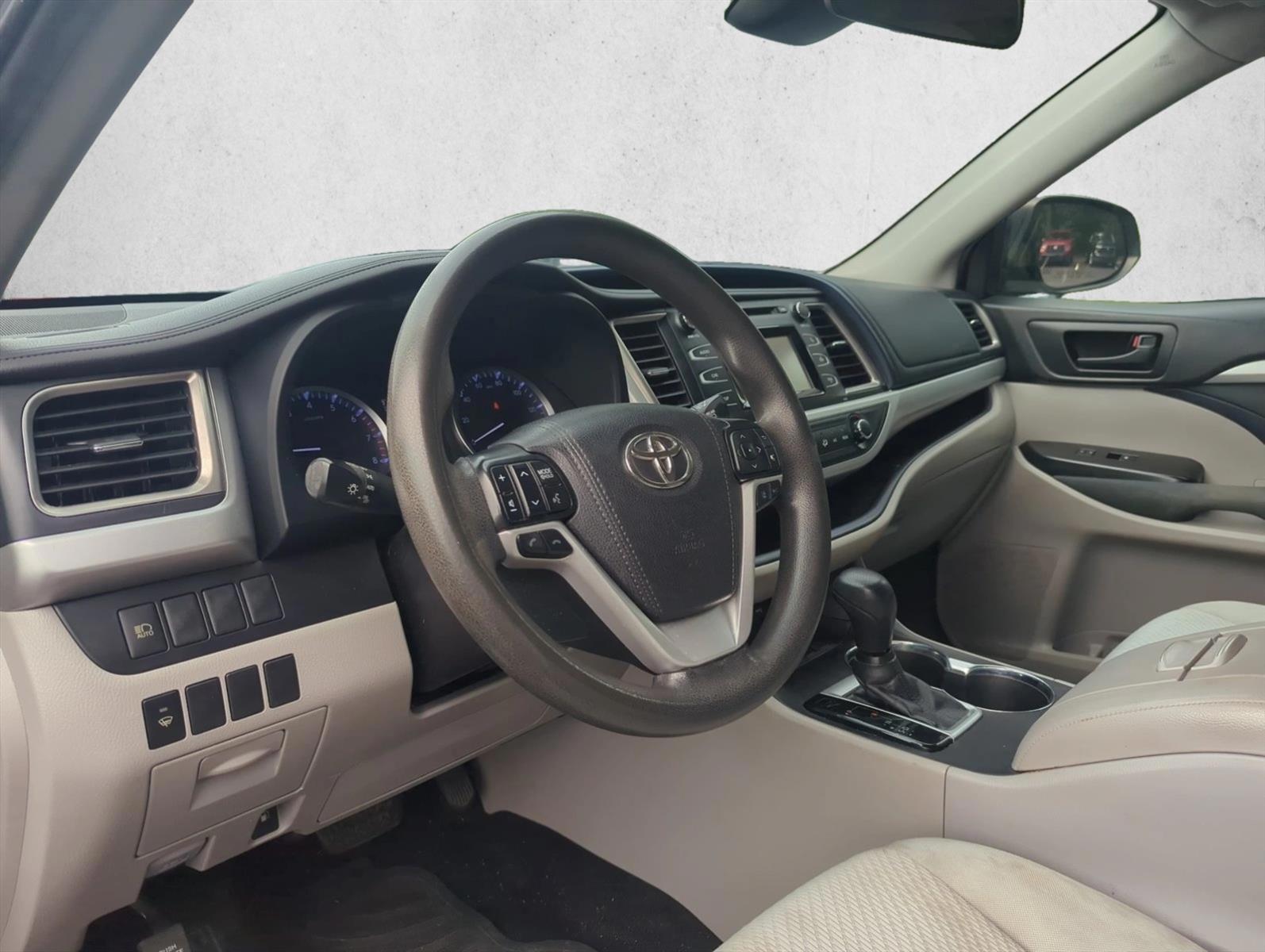 Thumbnail: 2019 Toyota Highlander - 2