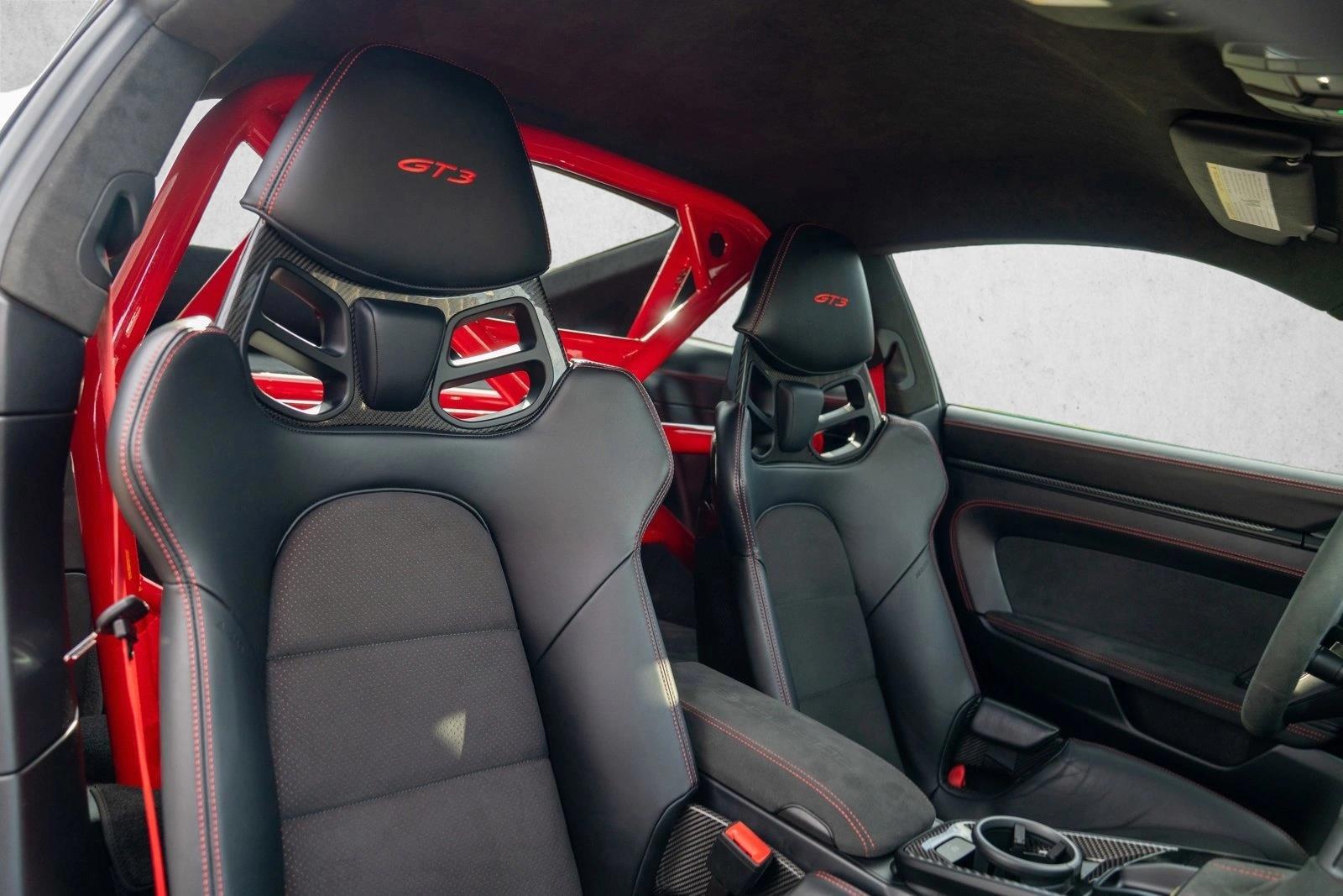 Thumbnail: 2022 Porsche 911 - 4