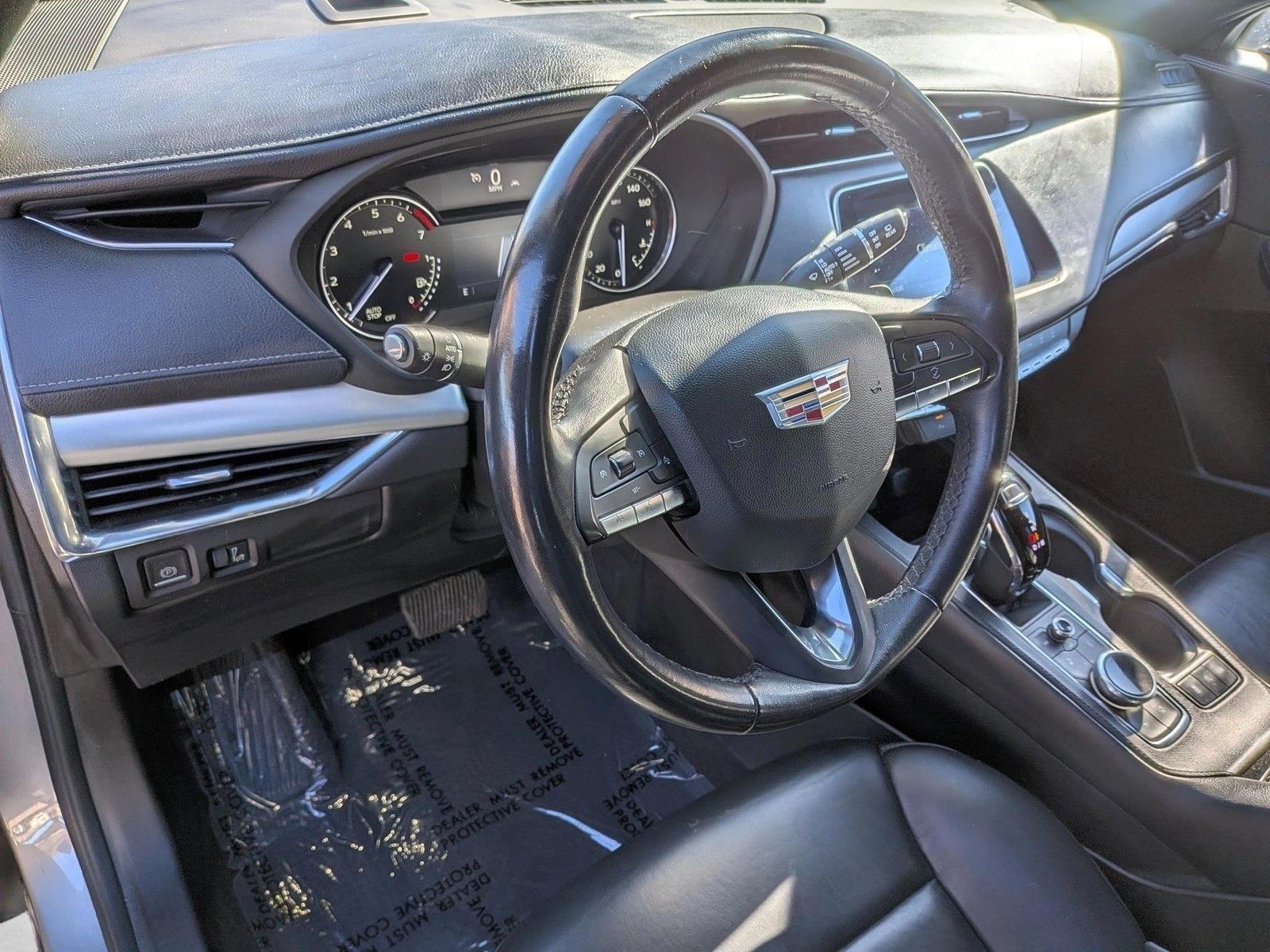 Thumbnail: 2023 Cadillac XT4 - 3