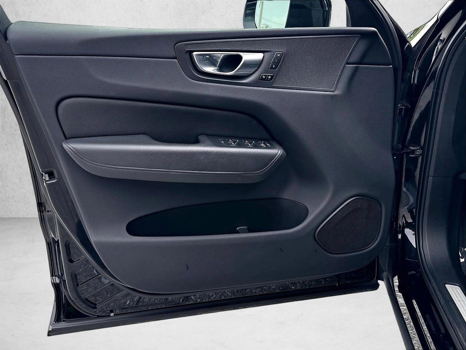 2022 Volvo XC60 Momentum - Photo 18