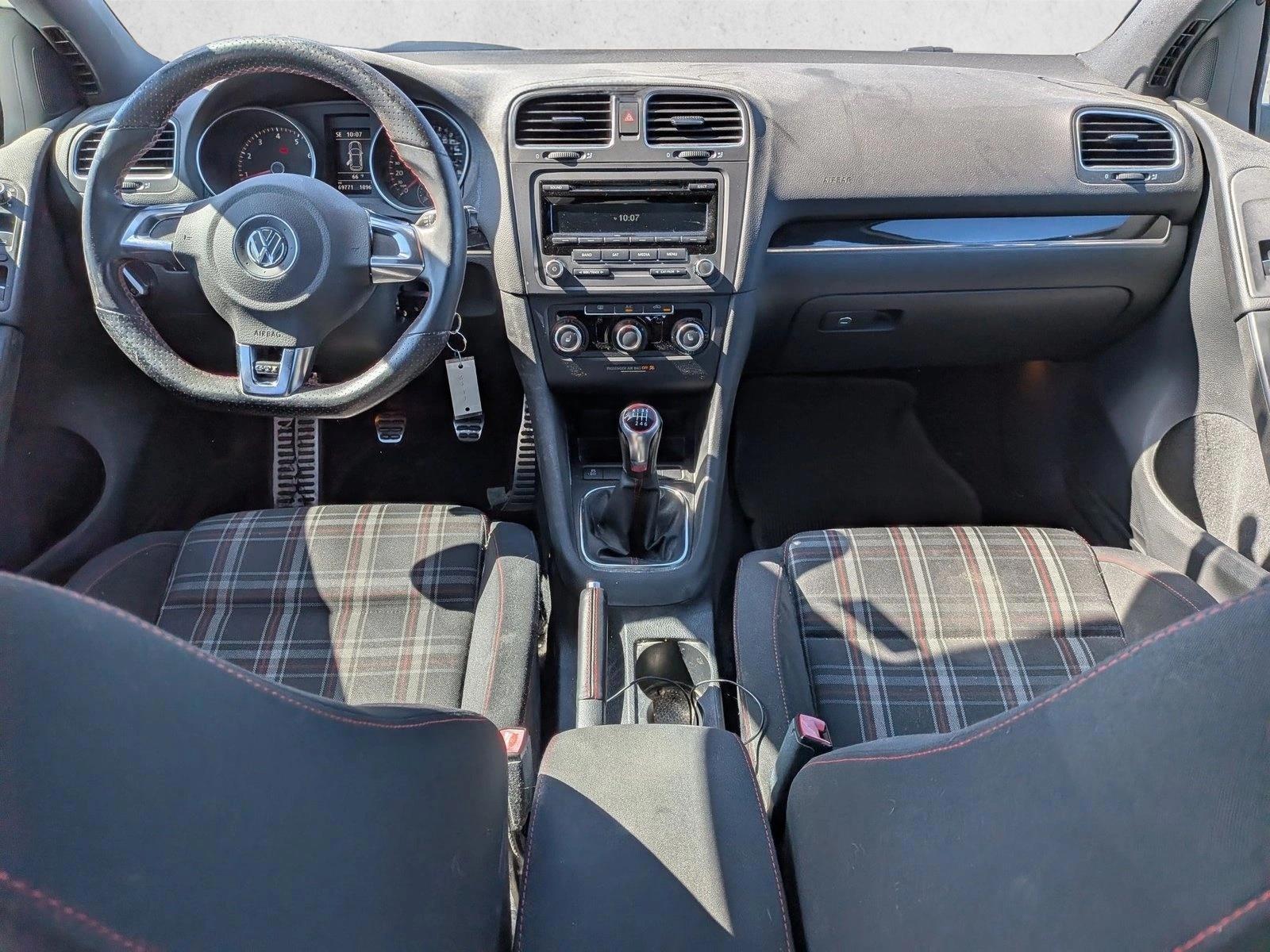 Thumbnail: 2013 Volkswagen Golf - 4