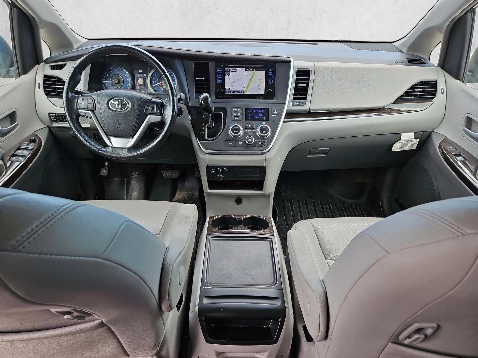 Thumbnail: 2017 Toyota Sienna - 3