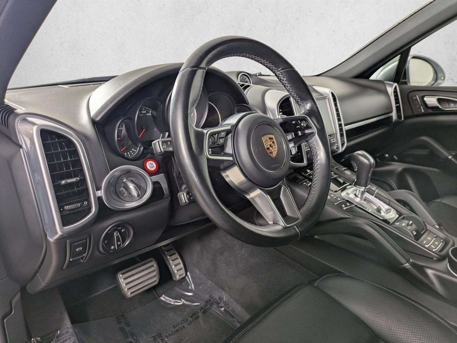 Thumbnail: 2017 Porsche Cayenne - 3