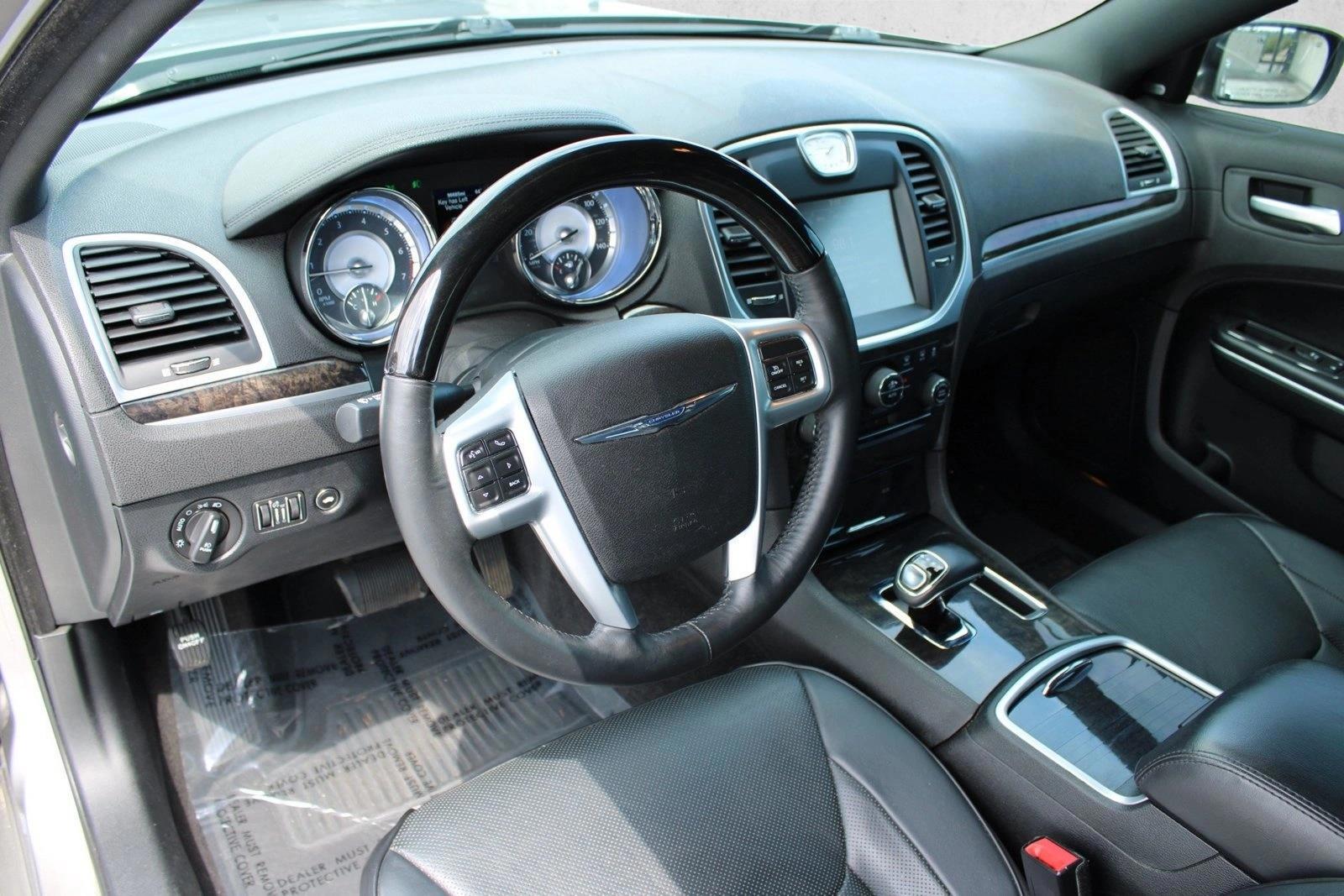 Thumbnail: 2014 Chrysler 300 - 3