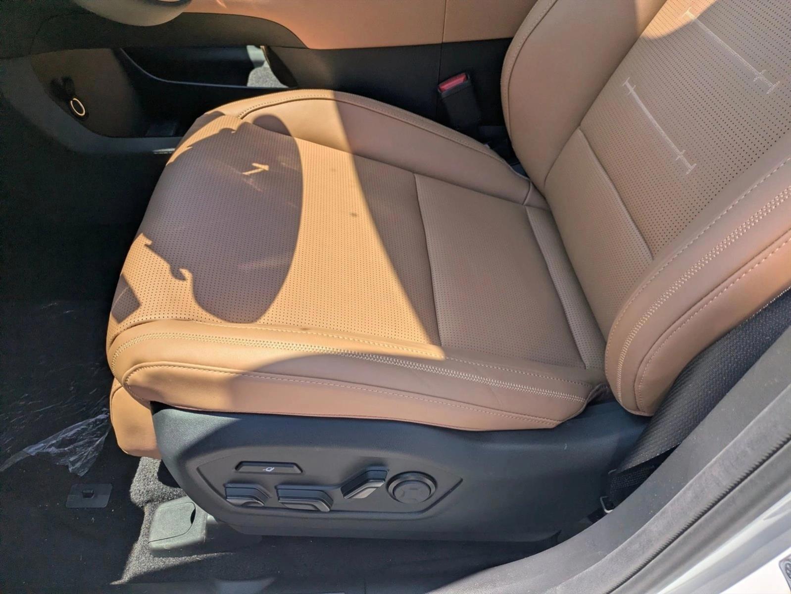 Thumbnail: 2026 Hyundai Santa Fe - 4