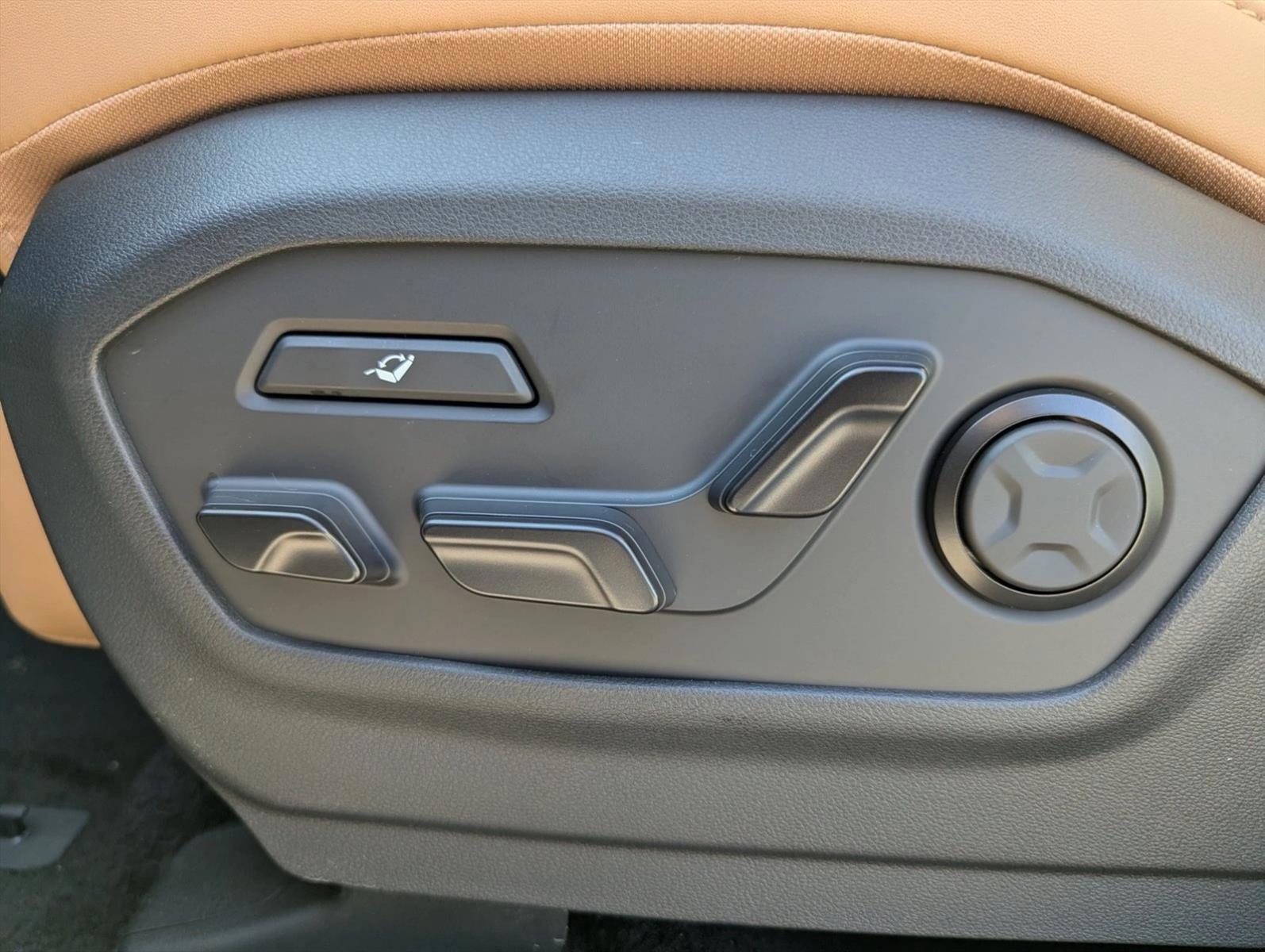 Thumbnail: 2026 Hyundai Santa Fe - 4
