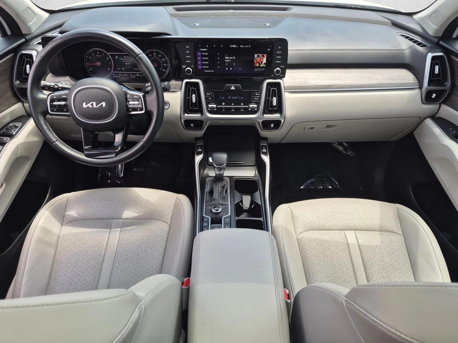 Thumbnail: 2023 Kia Sorento - 3