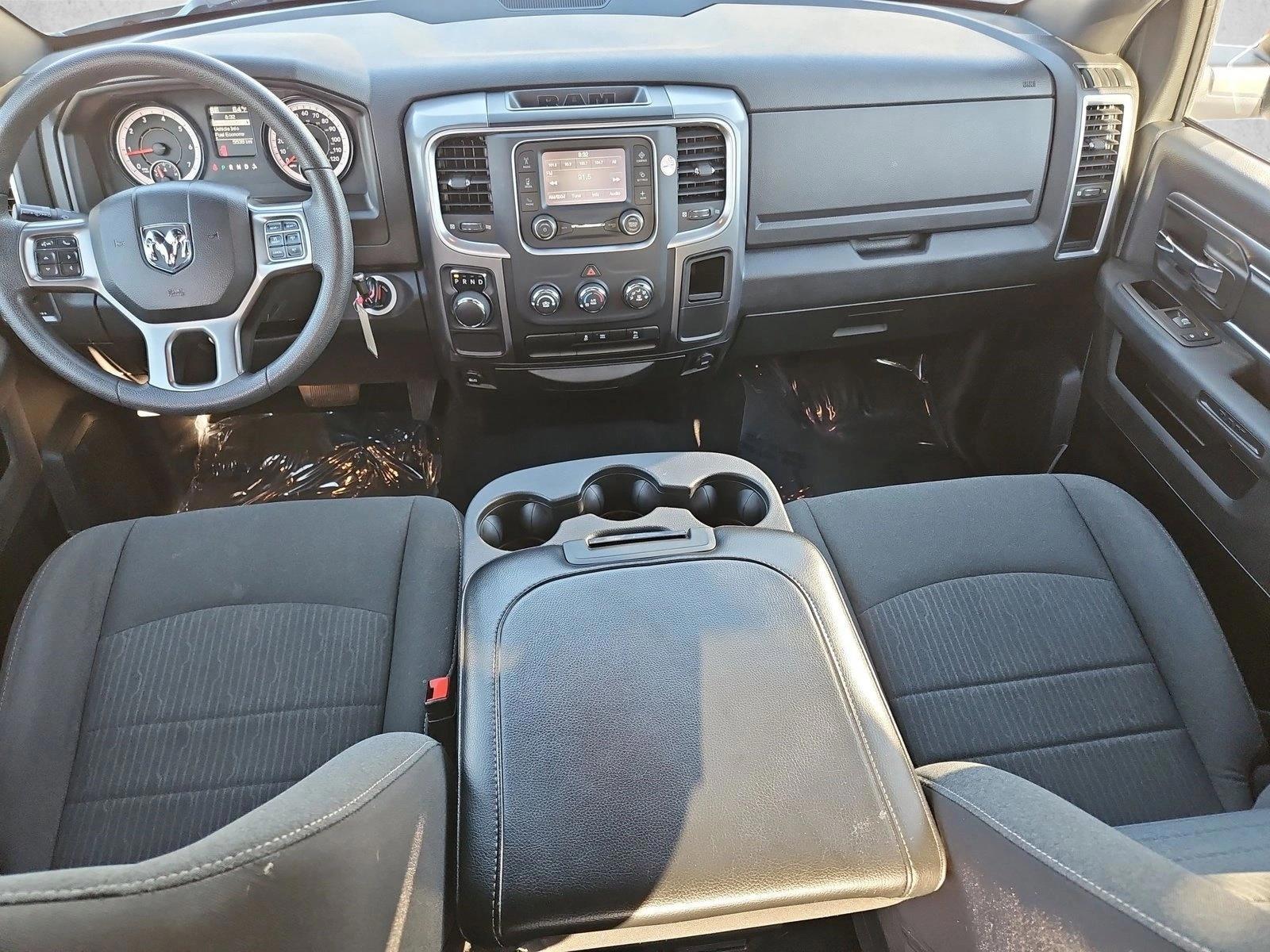 Thumbnail: 2024 RAM 1500 Classic - 3