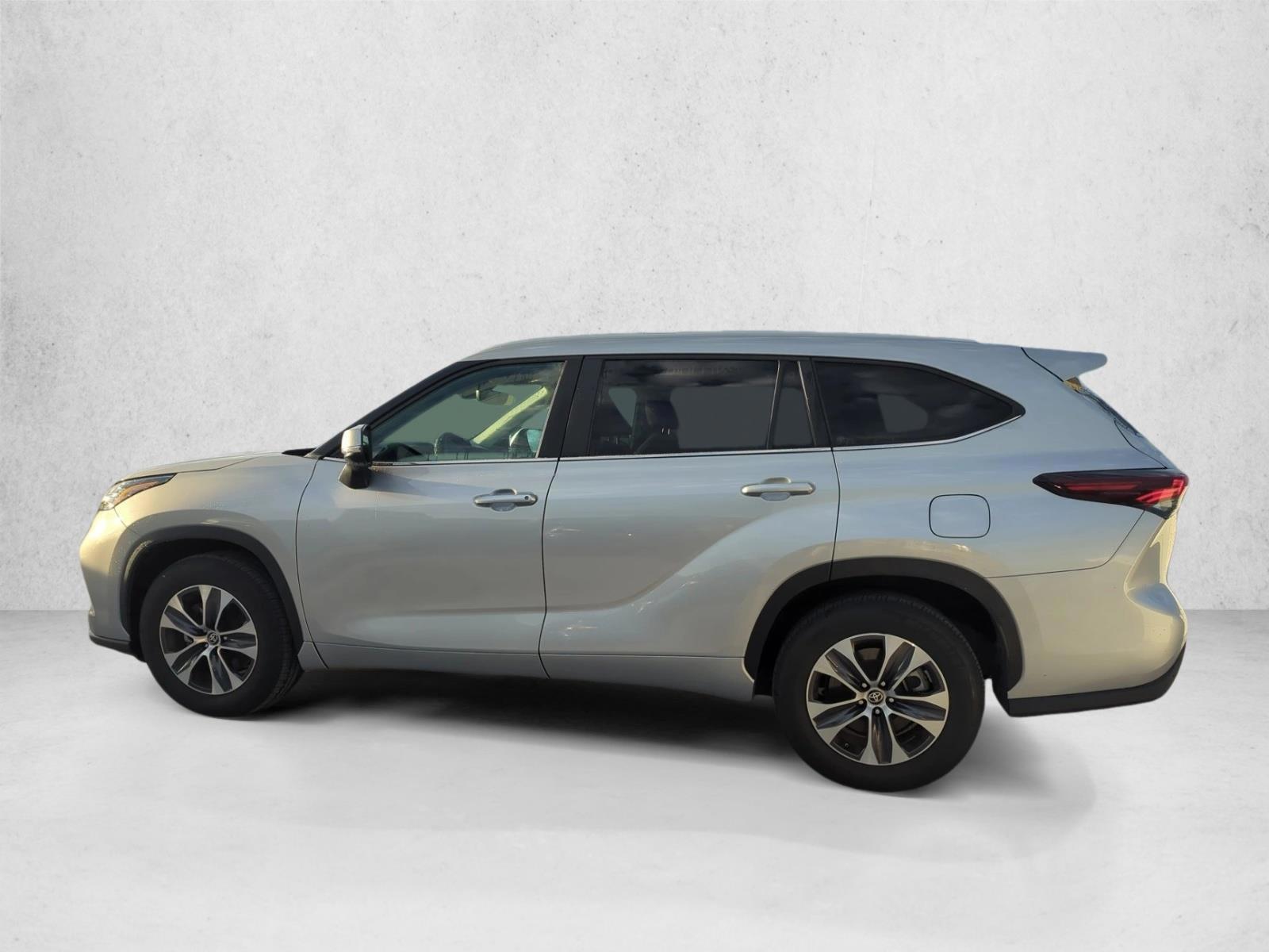 Thumbnail: 2024 Toyota Highlander - 2