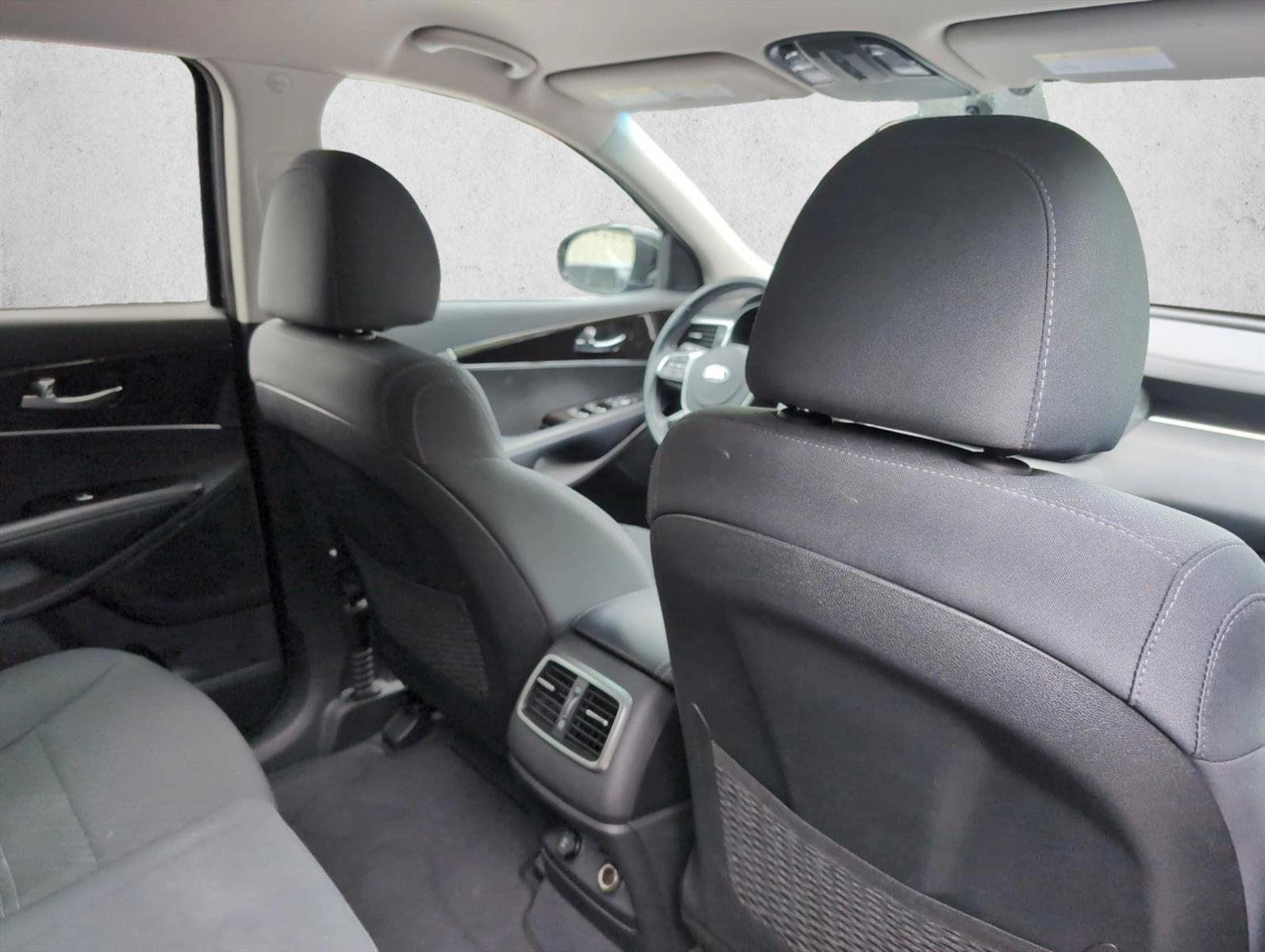 Thumbnail: 2020 Kia Sorento - 5