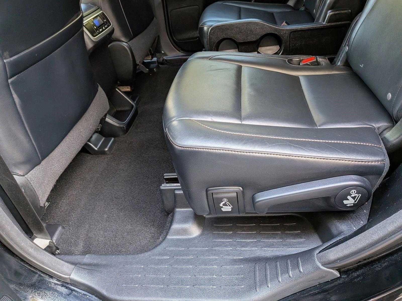 Thumbnail: 2016 Toyota Highlander - 6