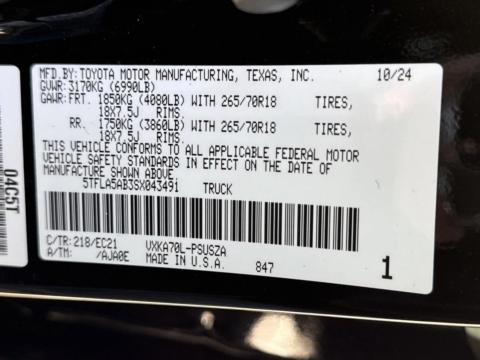 2025 Toyota Tundra SR5 - Photo 18