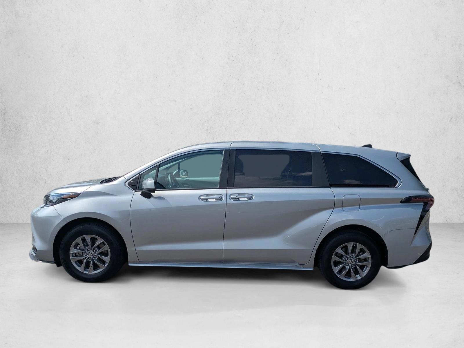 Thumbnail: 2024 Toyota Sienna - 2