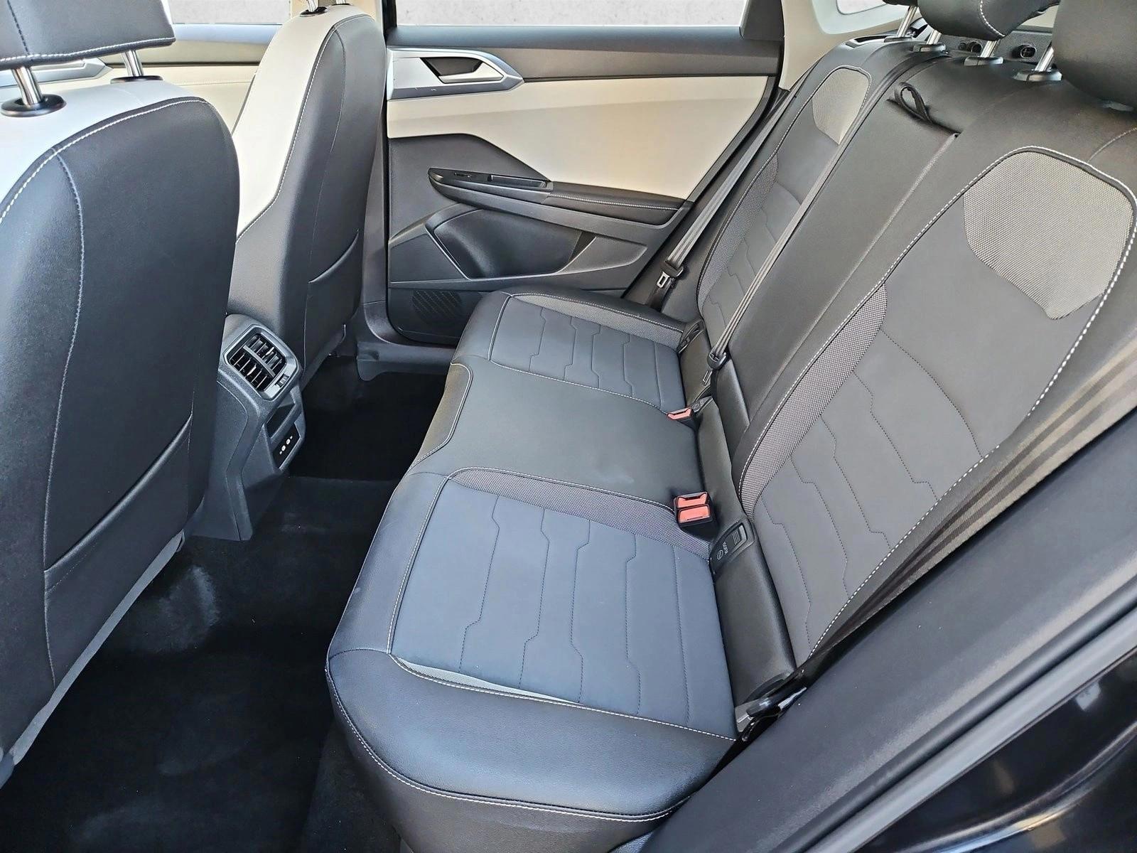 2026 Volkswagen Taos SE - Photo 18