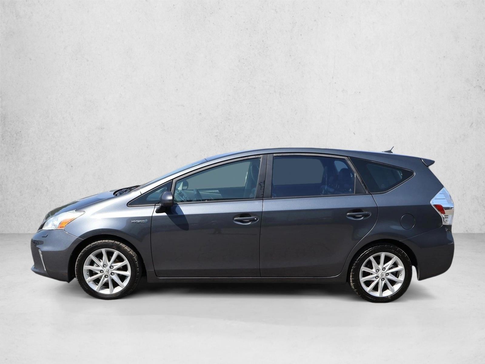 Thumbnail: 2012 Toyota Prius v - 2