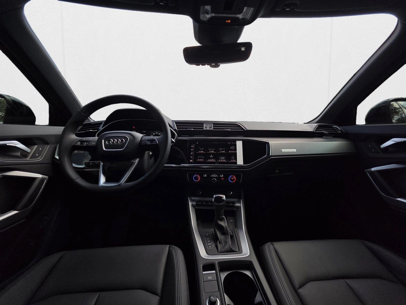 Thumbnail: 2025 Audi Q3 - 3