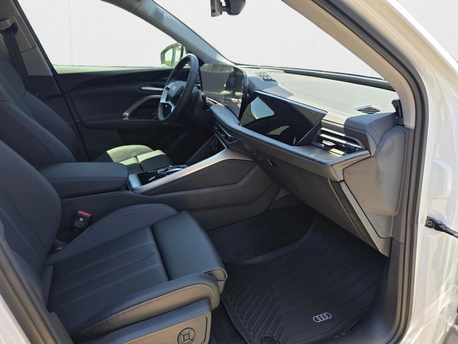 2025 Audi New Q5 Premium Plus - Photo 12