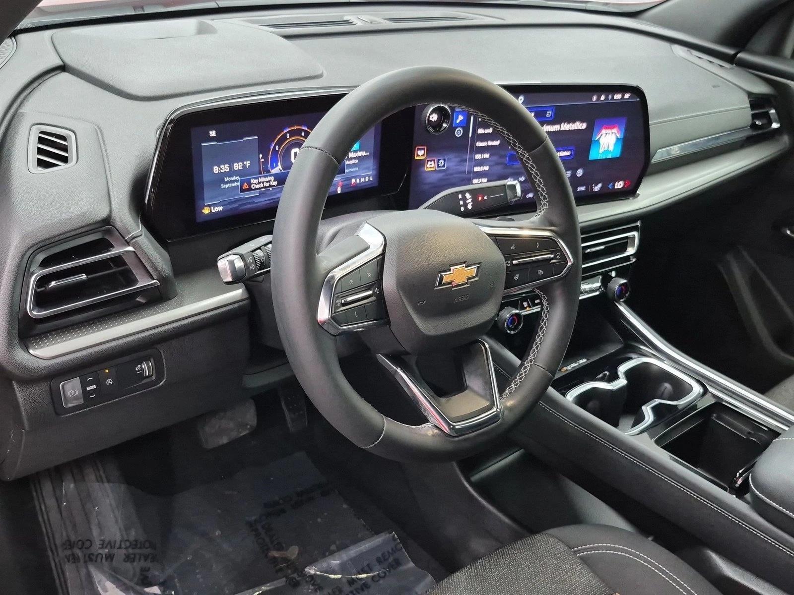 Thumbnail: 2024 Chevrolet Traverse - 3