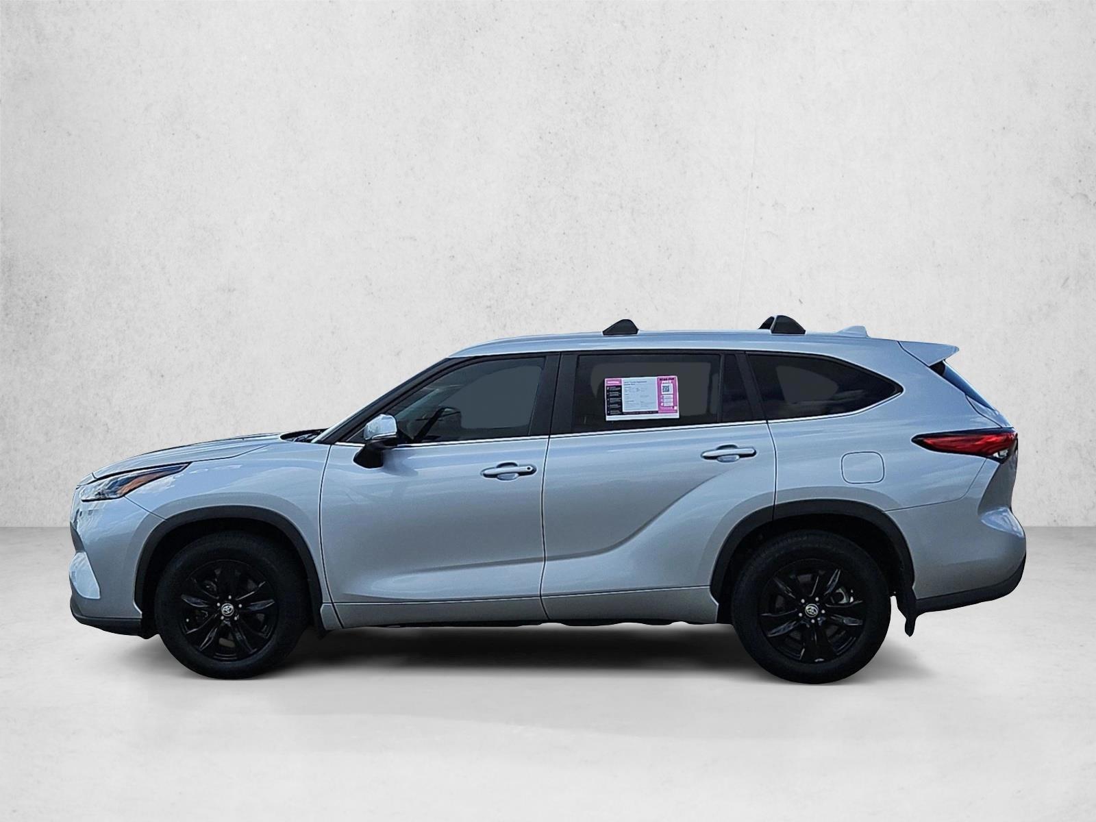 Thumbnail: 2023 Toyota Highlander - 2