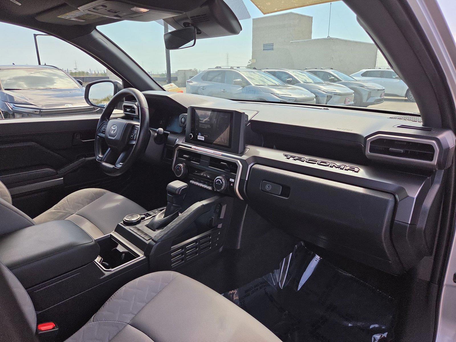 2025 Toyota Tacoma SR5 - Photo 20
