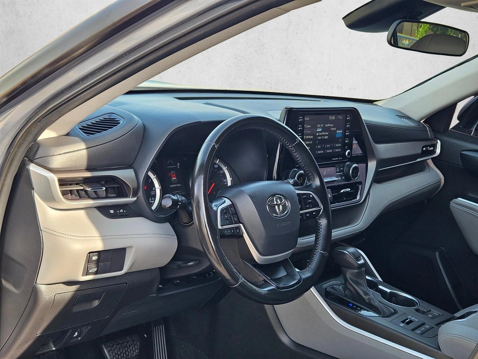 Thumbnail: 2022 Toyota Highlander - 3