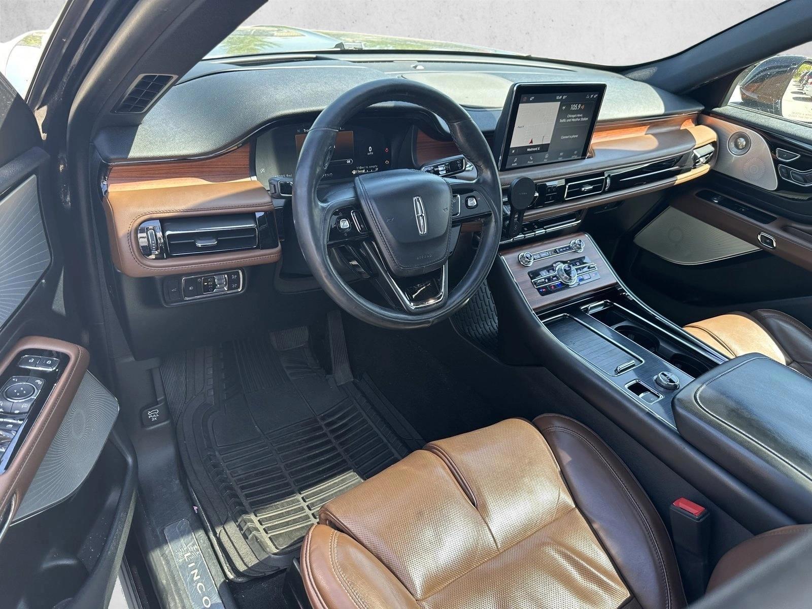 Thumbnail: 2020 Lincoln Aviator - 3