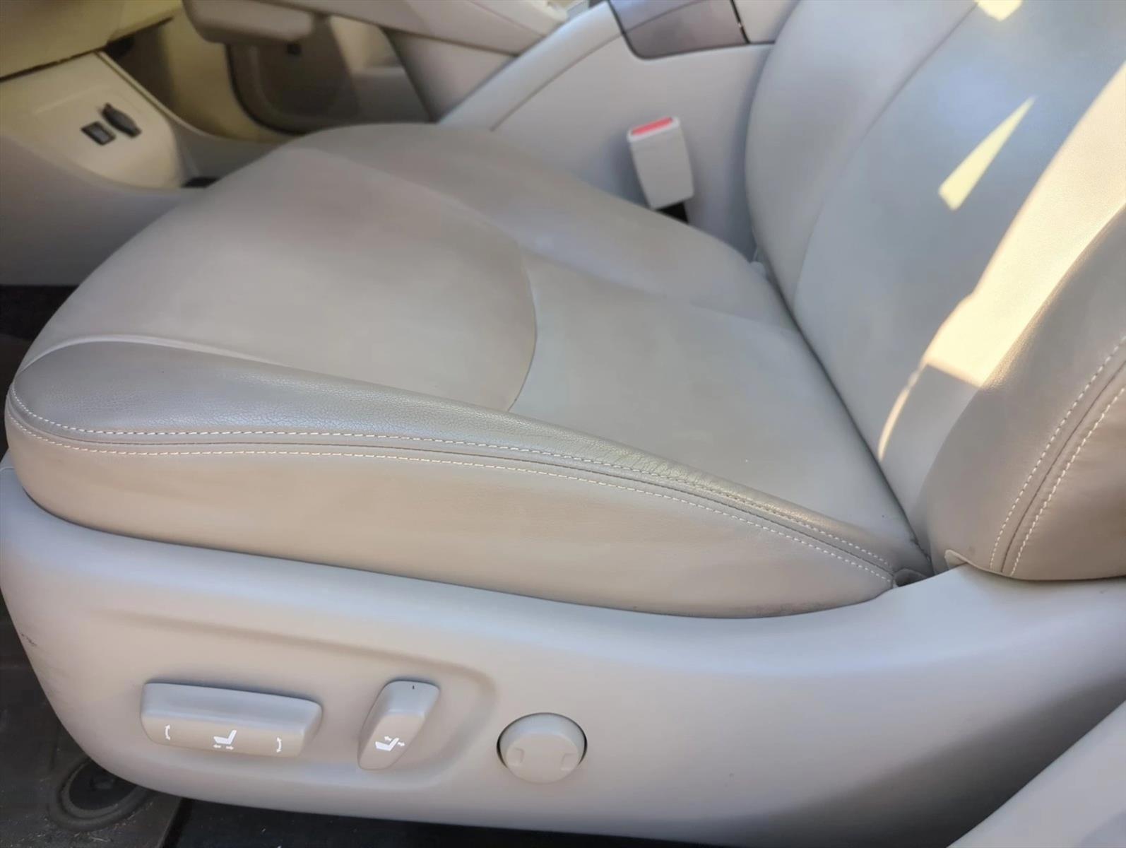 Thumbnail: 2014 Toyota Prius - 3