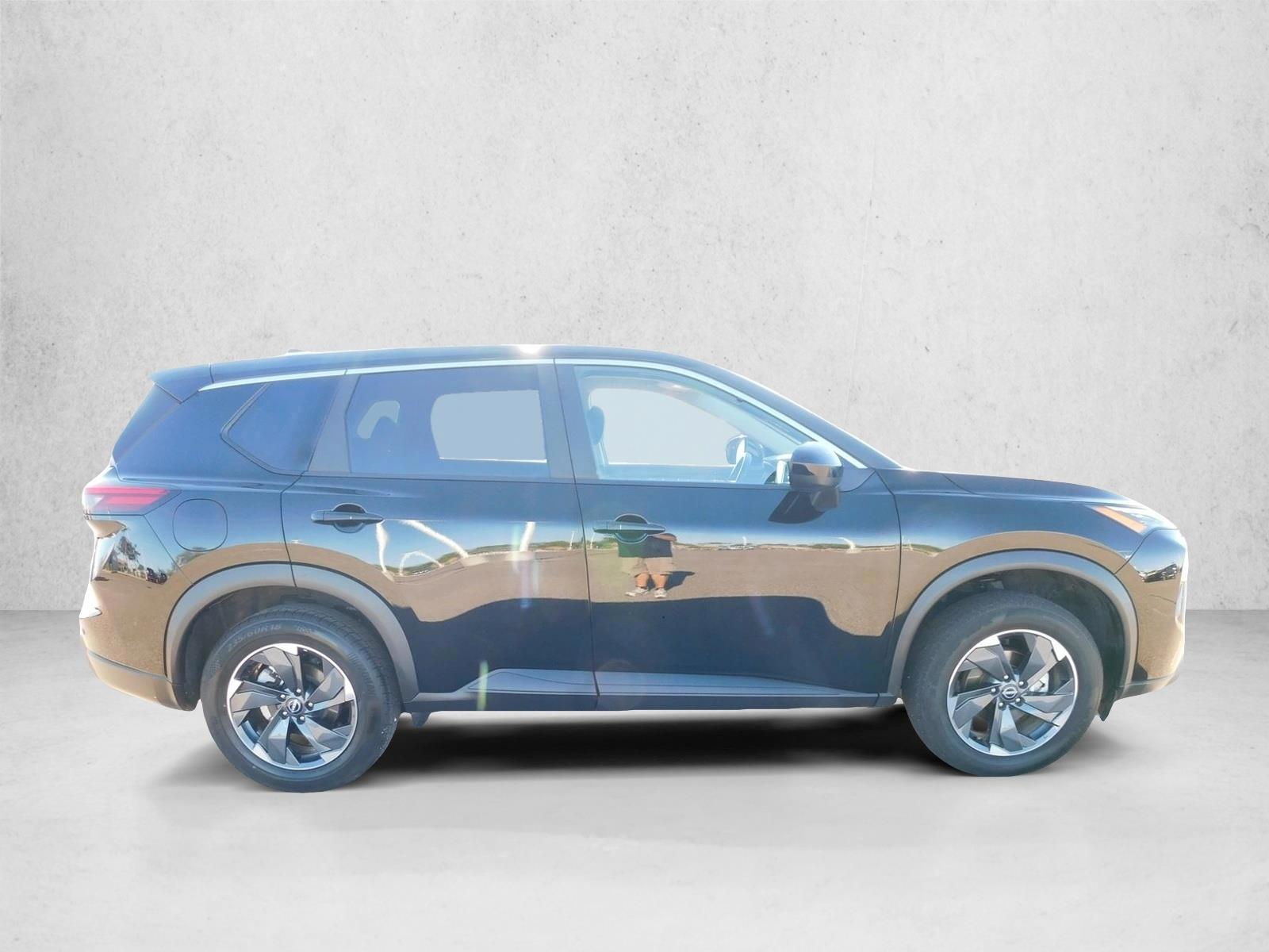2025 Nissan Rogue SV - Photo 7