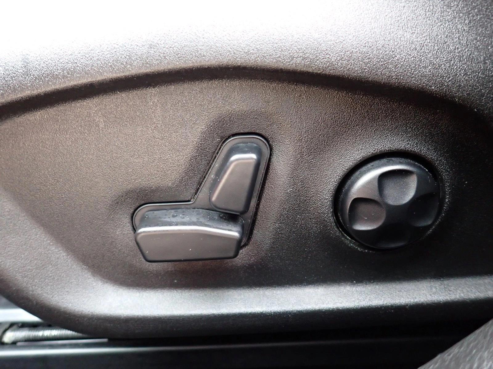 Thumbnail: 2015 Jeep Renegade - 3