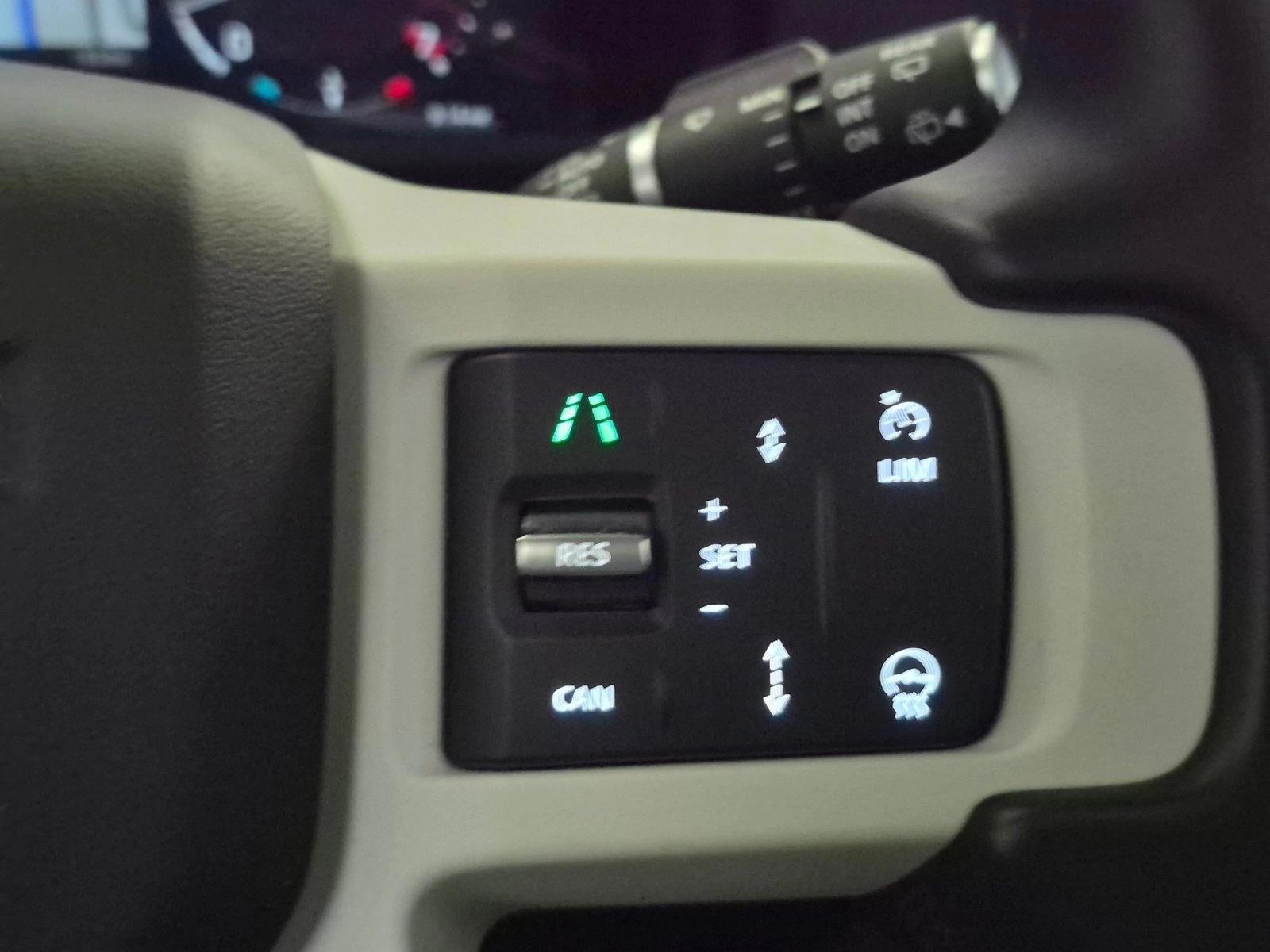 2025 Land Rover Defender S - Photo 13