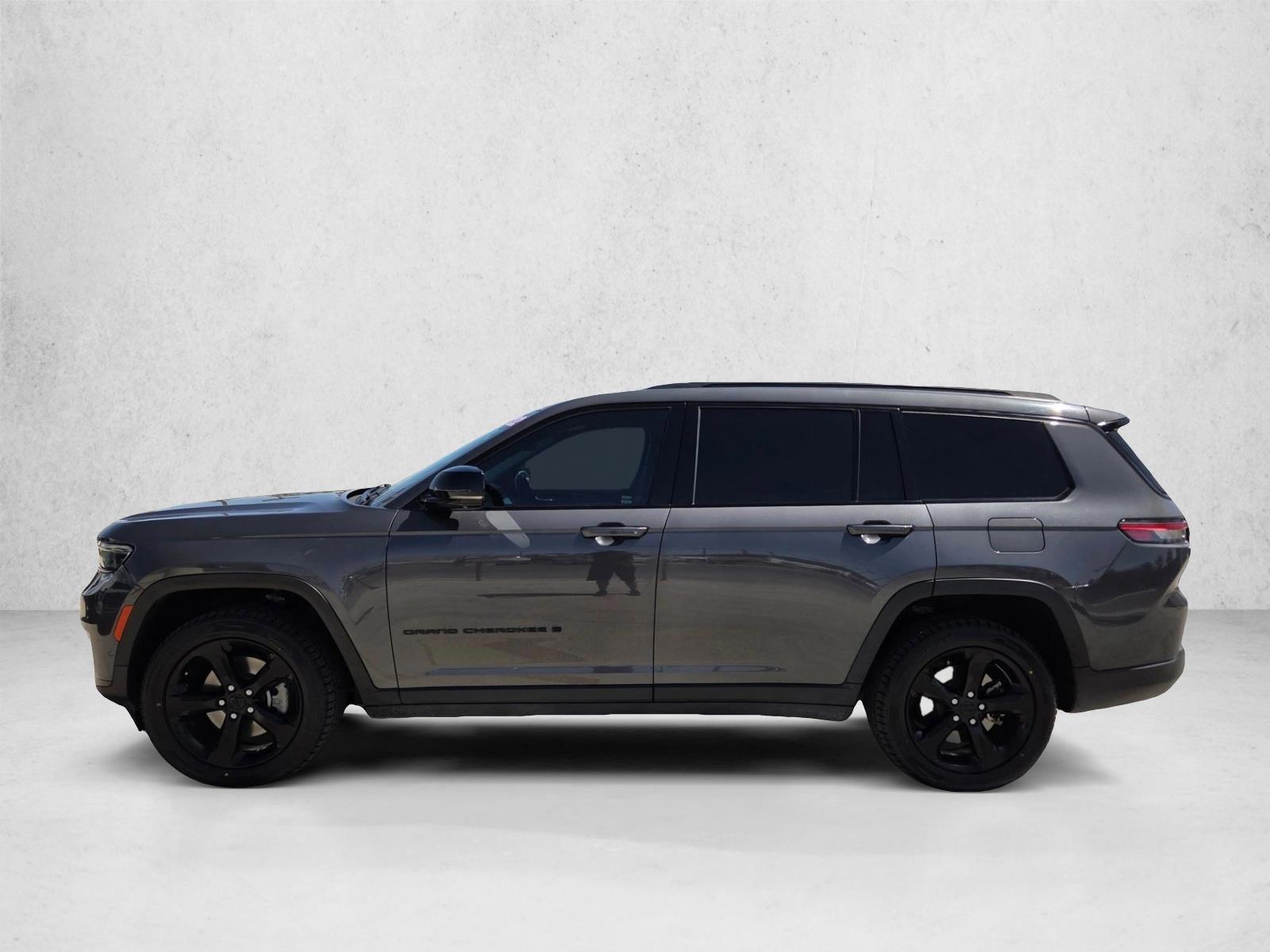 Thumbnail: 2022 Jeep Grand Cherokee L - 2