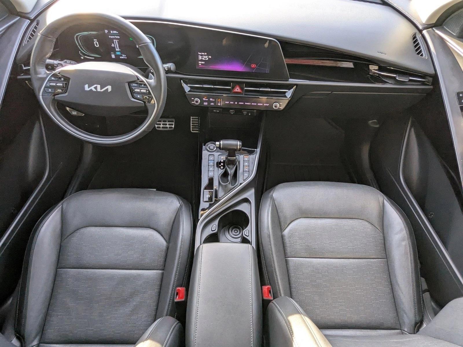Thumbnail: 2023 Kia Niro - 3